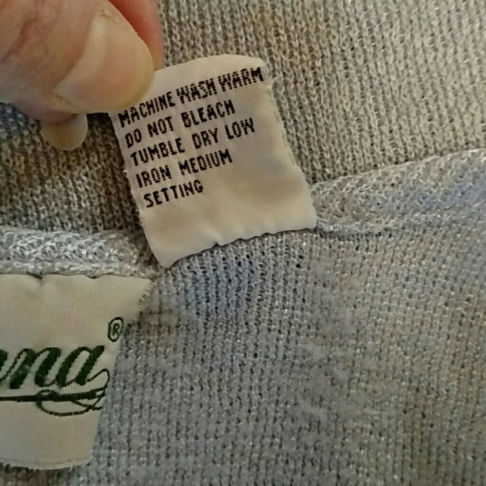 Cute pale blue top, size small. - Picture 4 of 4
